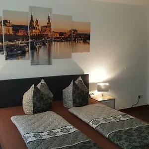Oder Dresden-neustadt Inkl Parkplatz Mit Balkon Oder Terrasse , Drážďany Německo